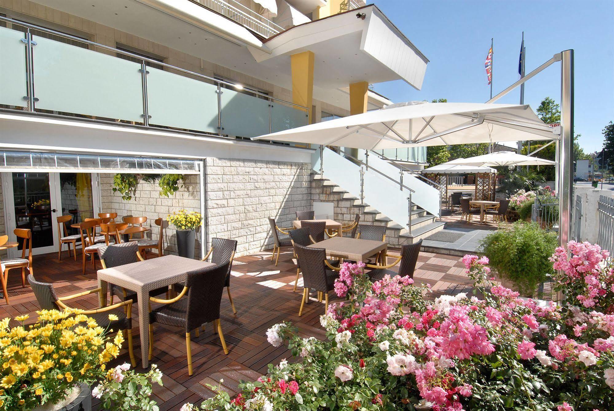 Hotel St. Moritz Bellaria-Igea Marina Exterior foto
